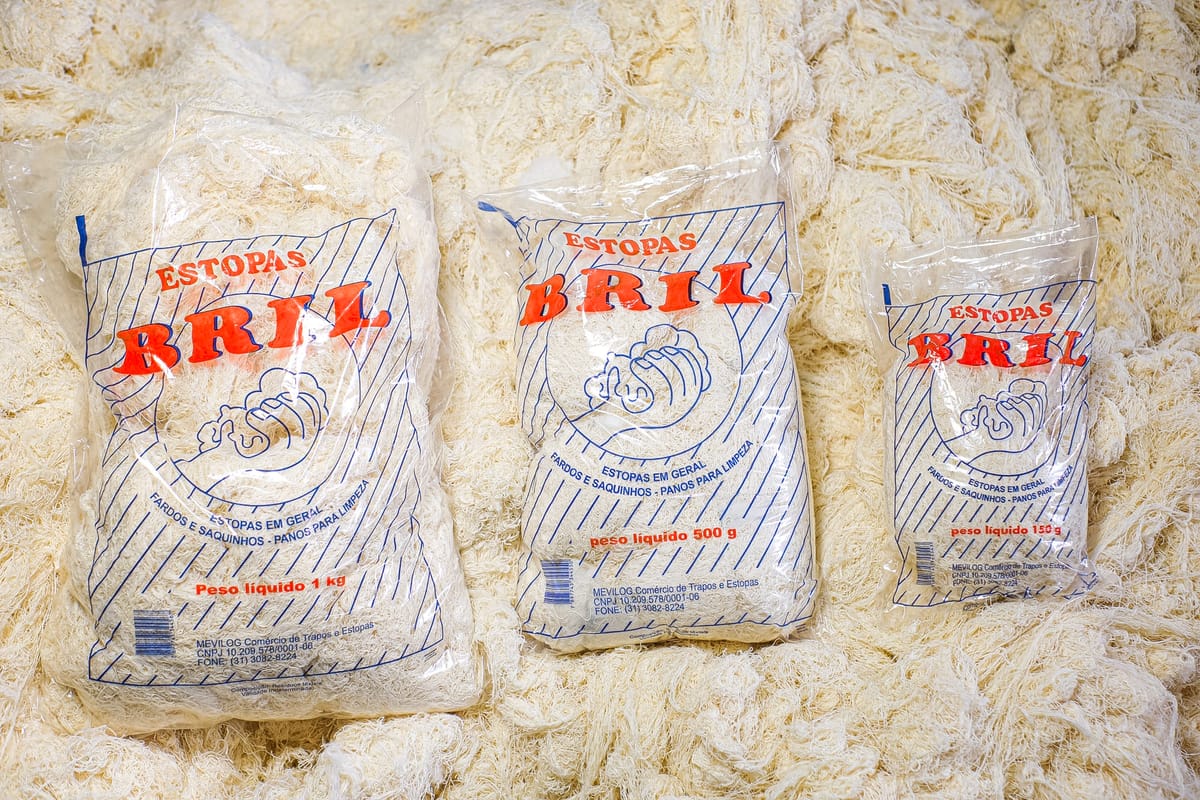 Pacotes de estopa Bril nos três tamanhos: 1kg, 500g e 150g